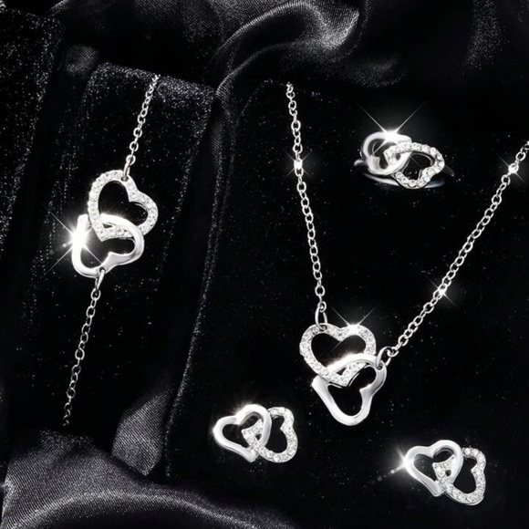 Awholelottaluv4u Jewelry - Silver Heart Jewelry Set